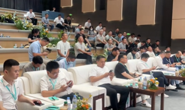 1755482737845556.jpg 1fc75169-aa88-4670-876f-e8e32039c4b0.jpg